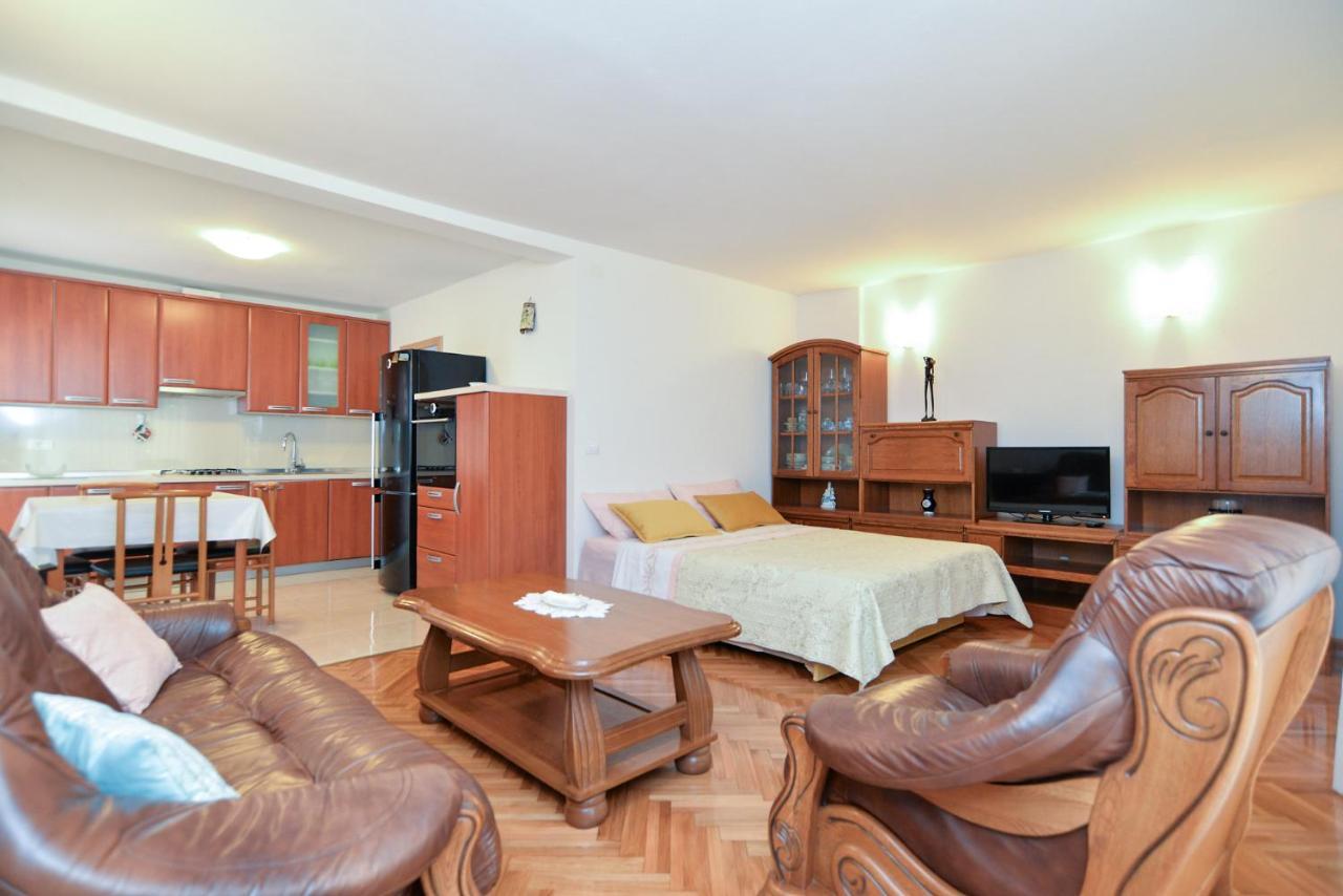 Apartment Snjezana 1064 Rovinj Exterior foto